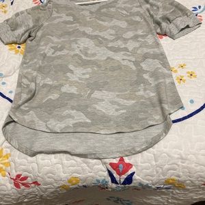 Puffy sleeve shirt